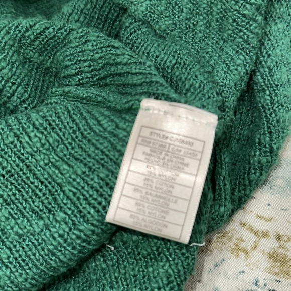 Cupcakes and Cashmere Green knit Sweater with Flared Sleeves size medium - Picture 6 of 6